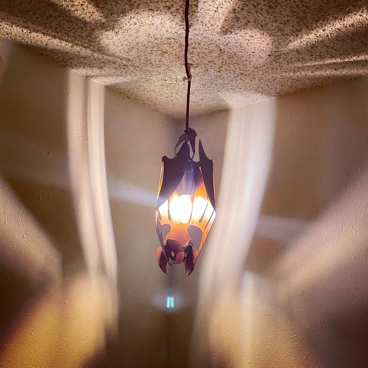 Hanging Bat Lamp